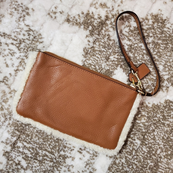 Coach Wristlet - Picture 4 of 4